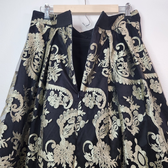 Eliza J Y2K Brocade Embellished Metallic Gold Embroidered Tulle Poof Midi Skirt - Picture 5 of 9